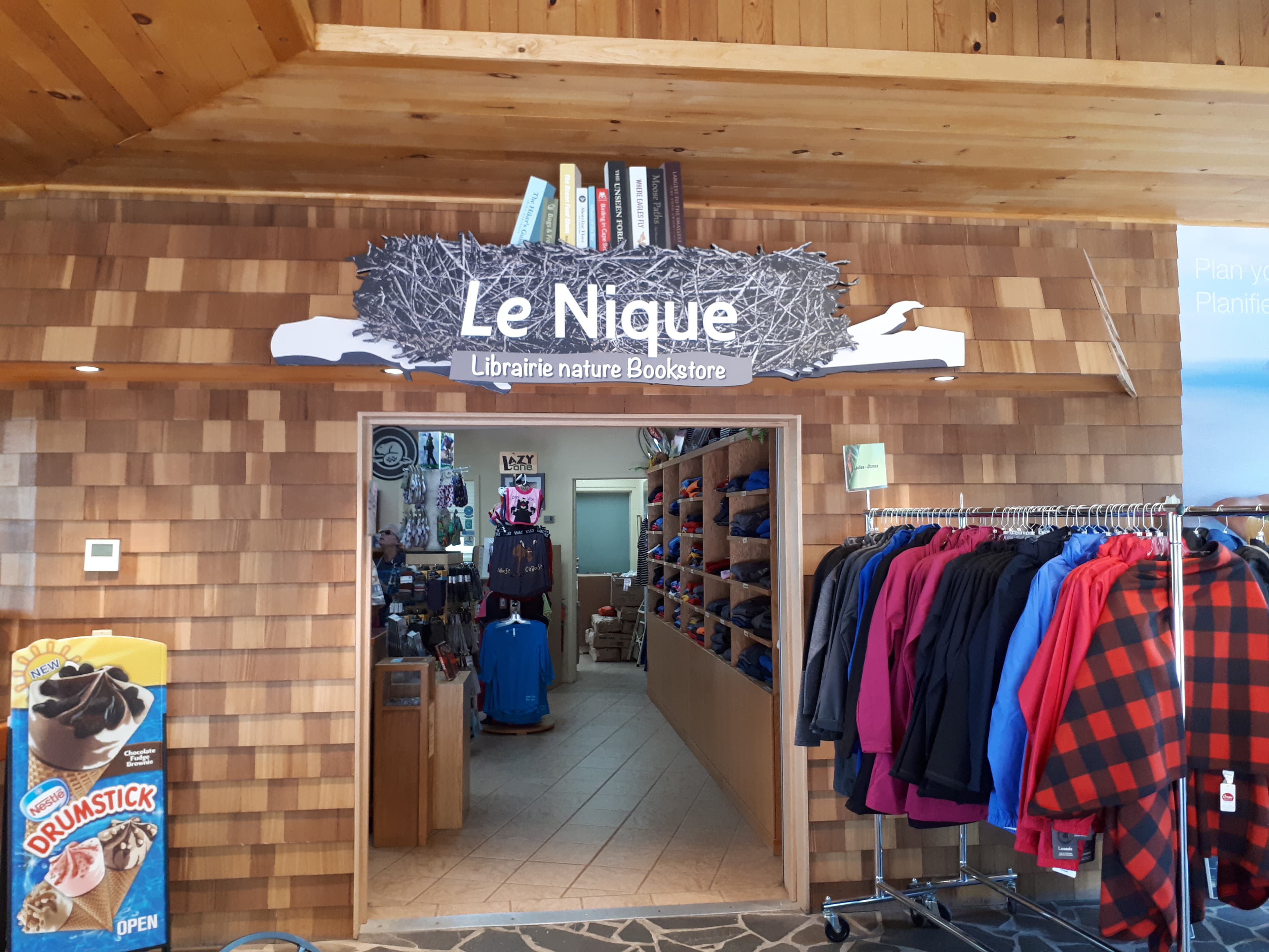 Le Nique Nature Bookstore/Librairie