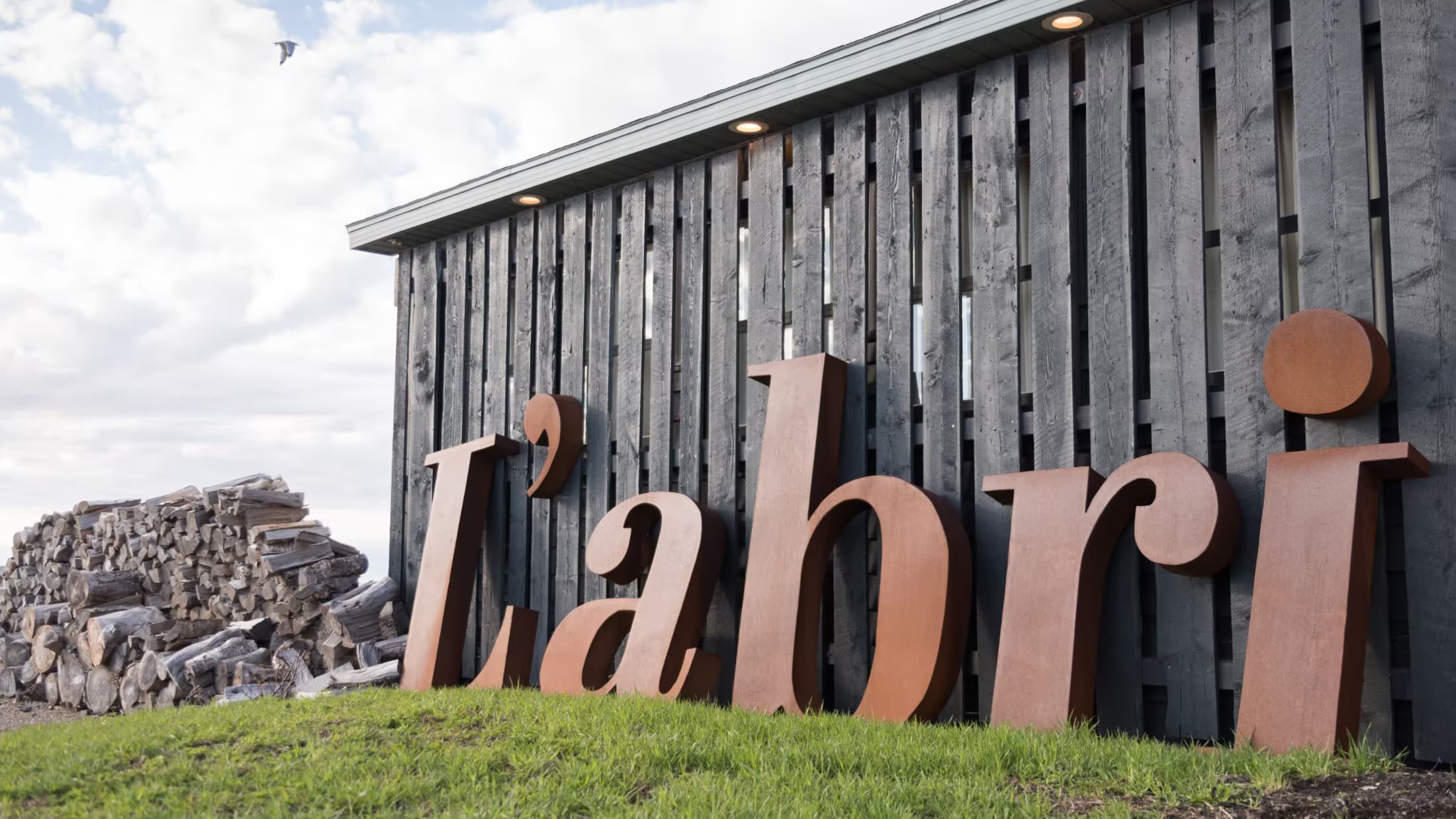 L’abri Café, Restaurant and Bar