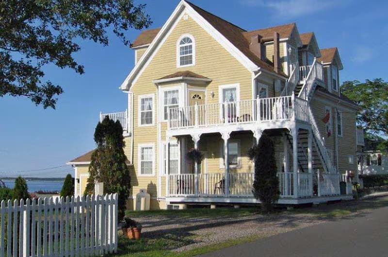Louisbourg Harbour Inn