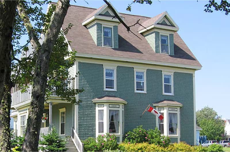Louisbourg Heritage House Bed & Breakfast