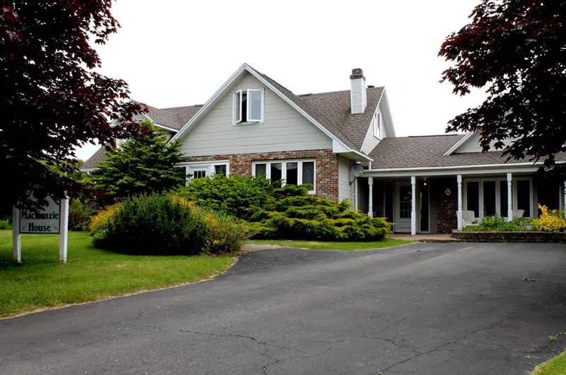 MacKenzie House Tourist Home