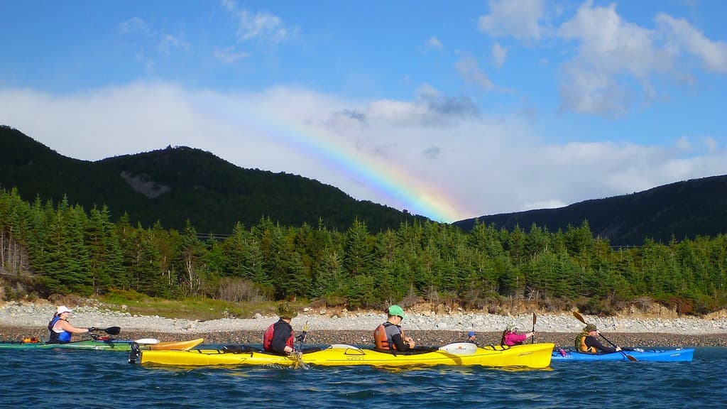 Dine, Paddle and Stay at North River Kayak Tours