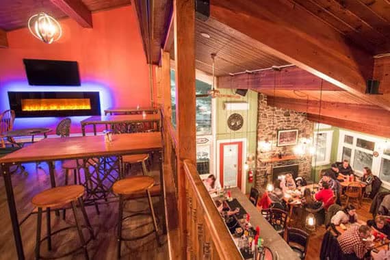 The Frolic’n Folk Pub & Grill – Iona Heights Inn