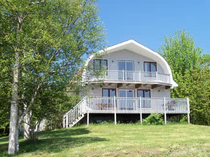 Bàta Oceanfront Cottage