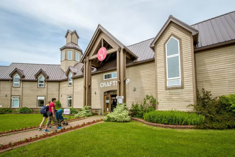 Craft Shop, cultural demonstrations, museum, concerts and ceilidhs at the Gaelic College
