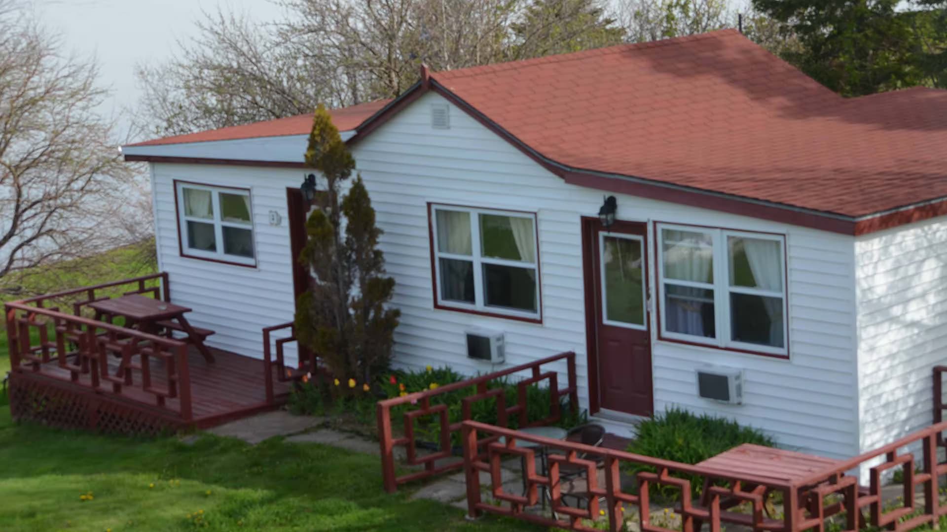 Mountain Vista Seaside Cottages and Campground