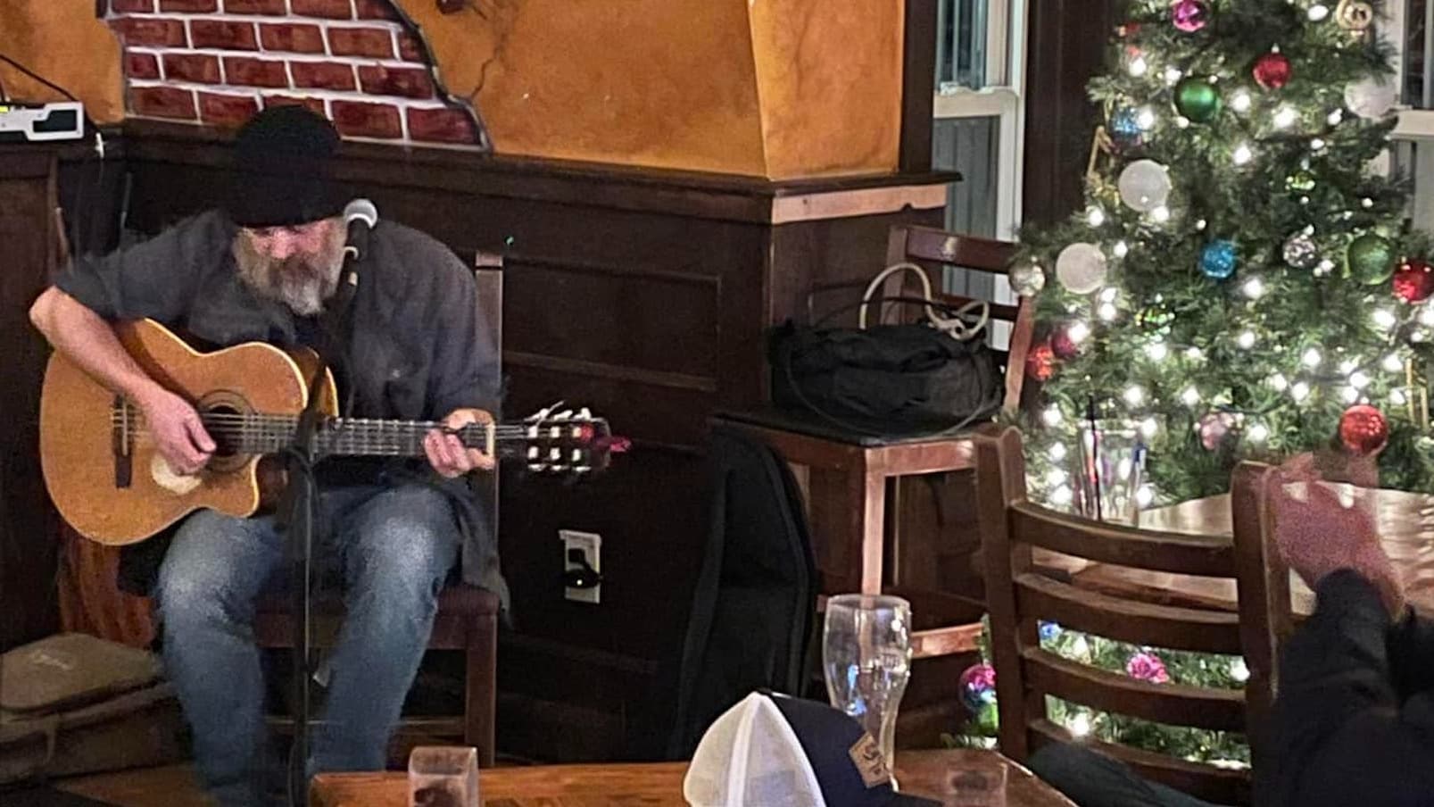 Open Mikey at Governors Pub & Eatery